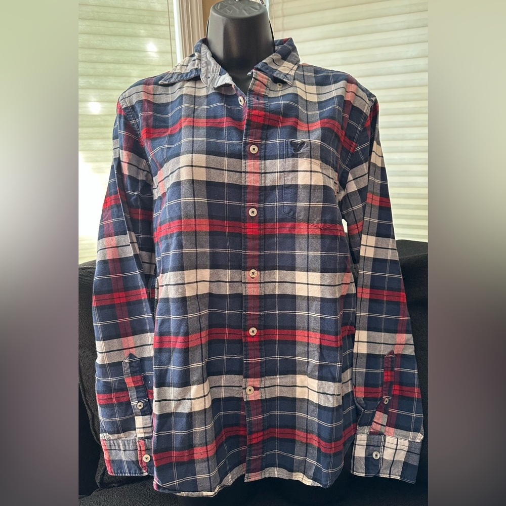 American Eagle Outfitters red, white and blue casual button down shirt